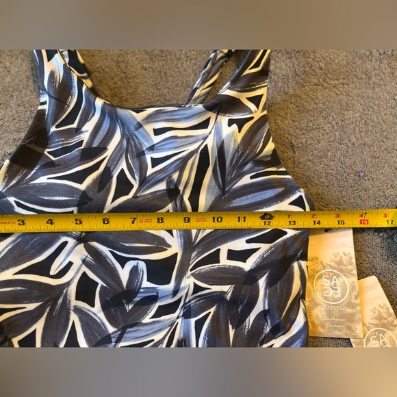 Sage Collective NWT Sports Bra and Leggings Set Sage Leaf Print Size S - Picture 12 of 13